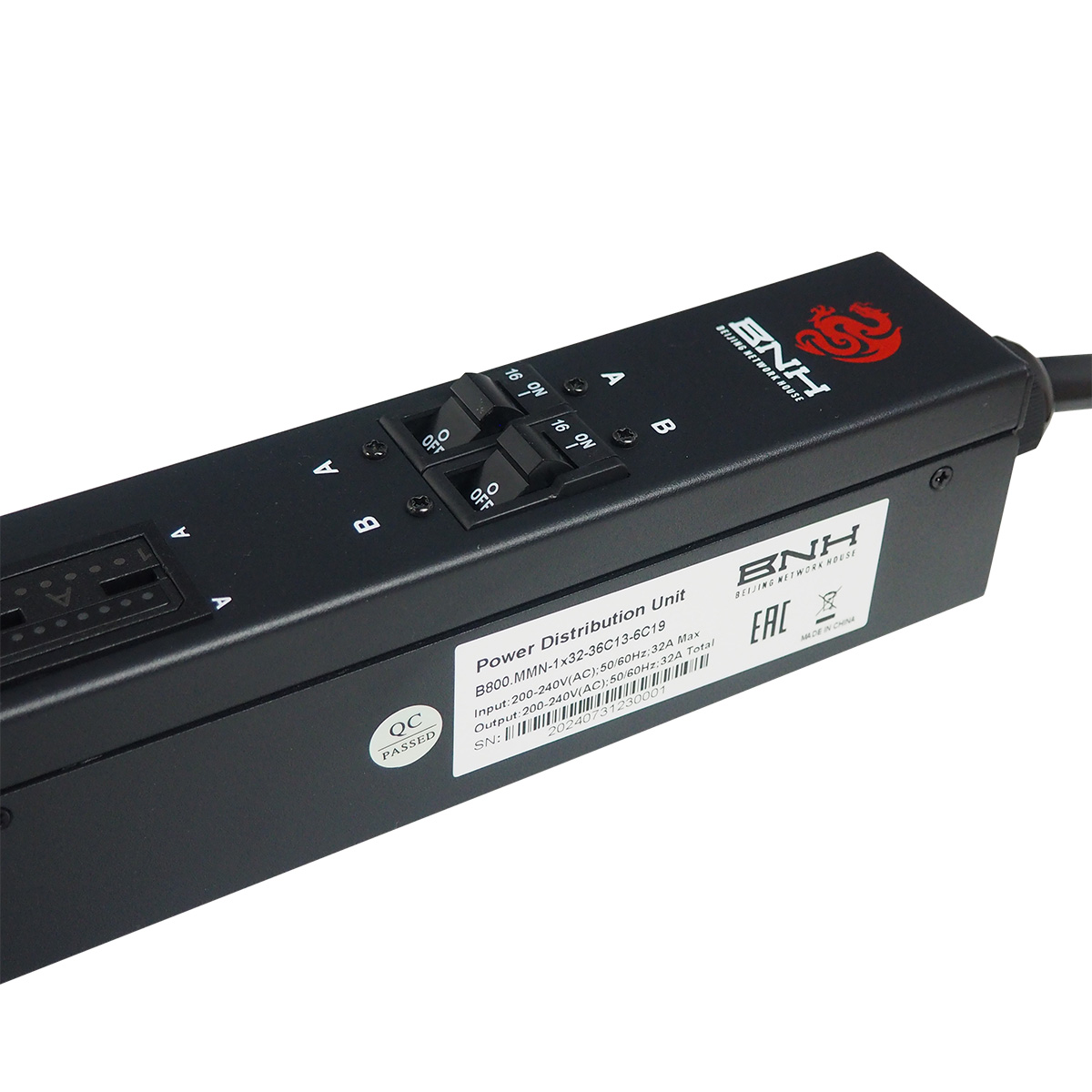 Блок распределения питания BNH B800.MMN, IEC С13 х36, IEC С19 х6, шнур 3м, 1690х52х65 мм(ВхШхГ), 32А, 1ф, вход IEC 309, чёрный  арт. B800.MMN-1x32-36C13-6C19  купить у официального дистрибьютора в Санкт-Петербурге и Москве с доставкой.