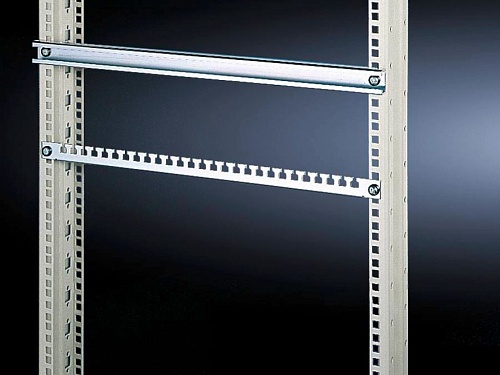 Прокладка кабеля на 482,6 мм (19") плоскости Кабельные шины